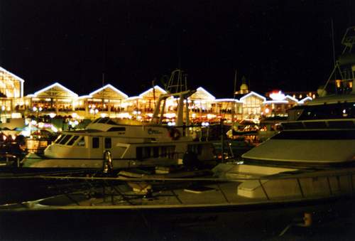 Waterfront bei Nacht